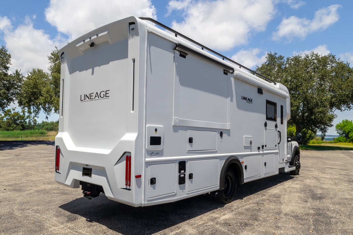 2026 Grand Design Lineage 31ZW gallery image-5