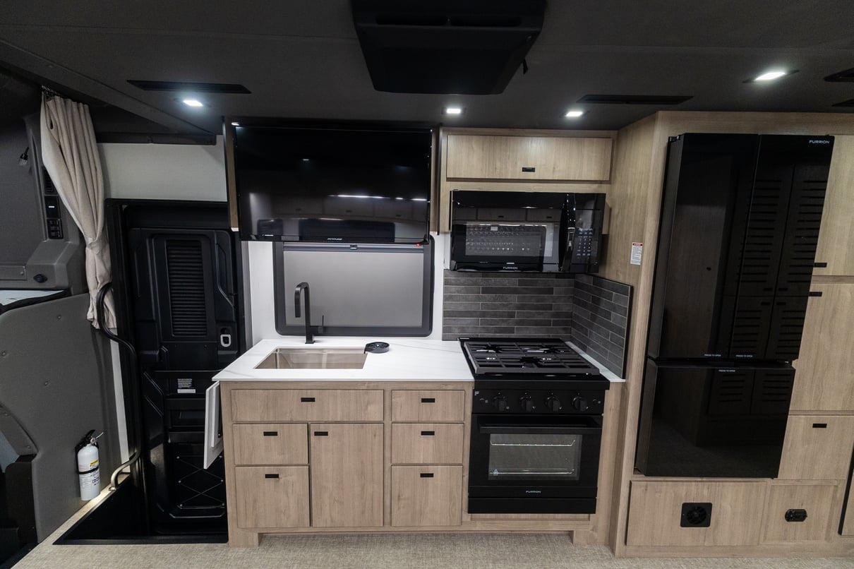 2026 Grand Design Lineage 31ZW gallery image-16