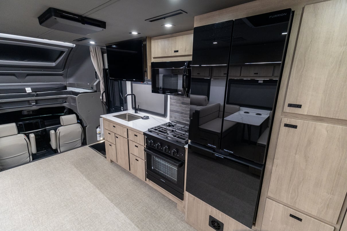 2026 Grand Design Lineage 31ZW gallery image-17