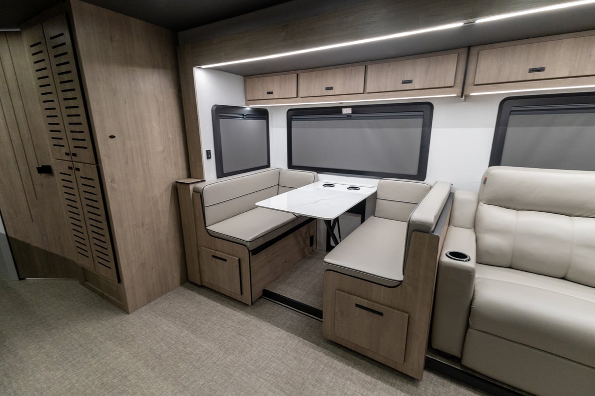 2026 Grand Design Lineage 31ZW gallery image-21