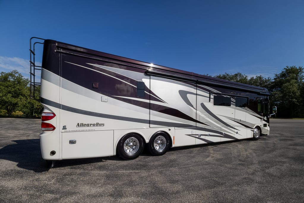 2015 Tiffin Allegro Bus 45 LP