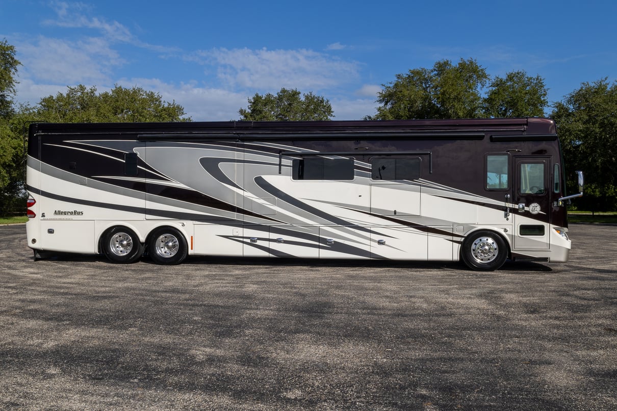 2015 Tiffin Allegro Bus 45 LP gallery image-3
