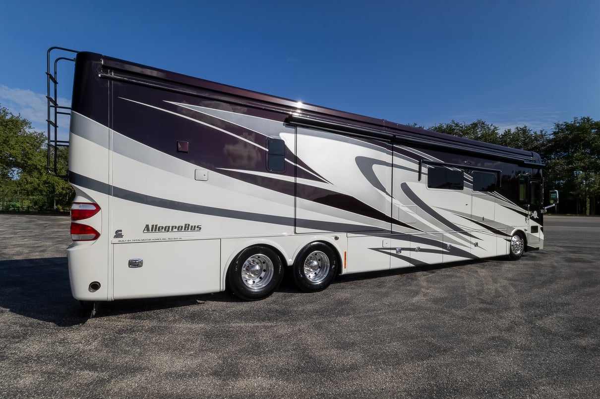 2015 Tiffin Allegro Bus 45 LP gallery image-4