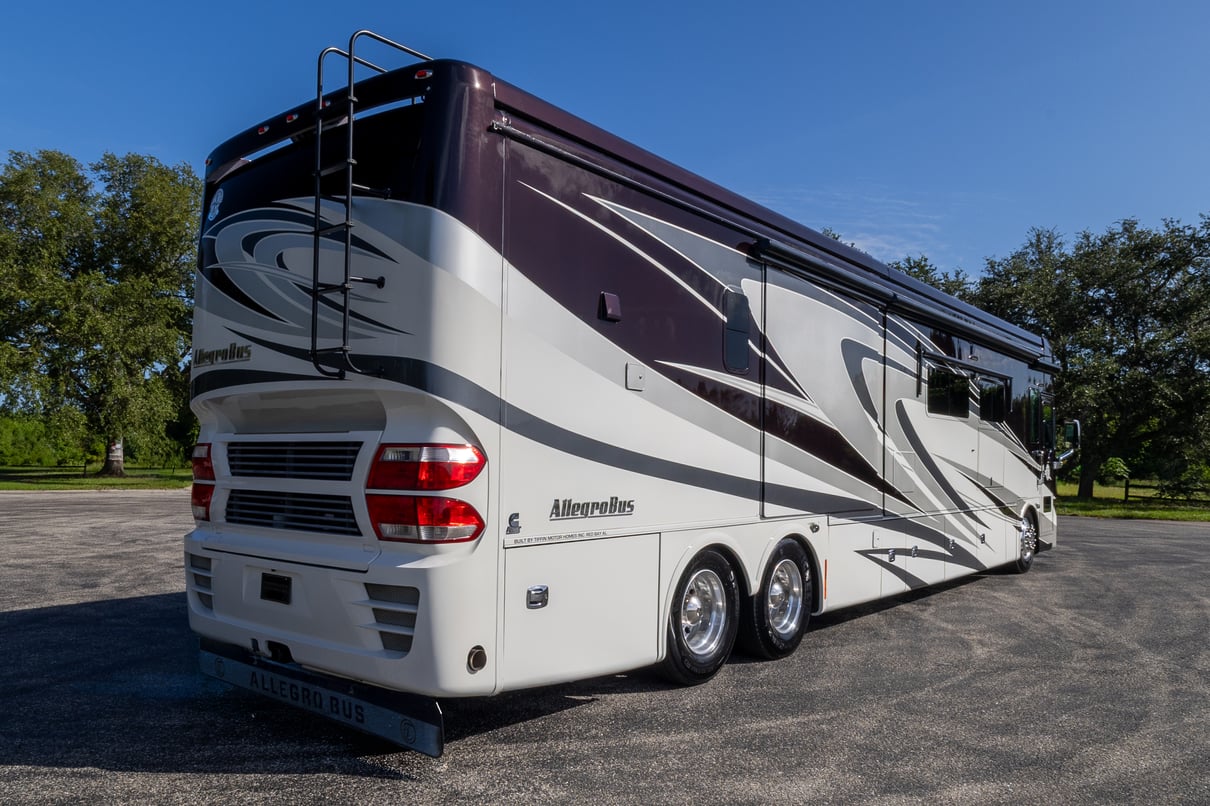2015 Tiffin Allegro Bus 45 LP gallery image-5