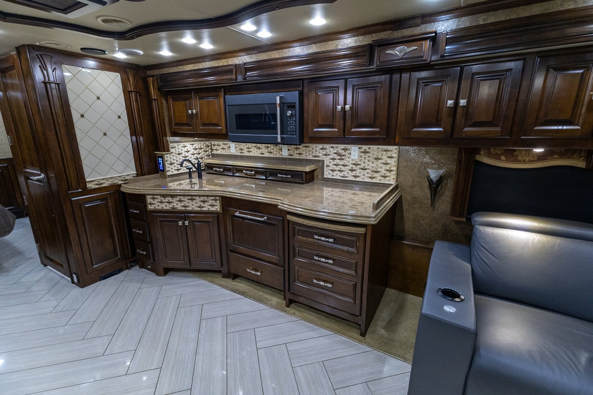 2015 Tiffin Allegro Bus 45 LP gallery image-18