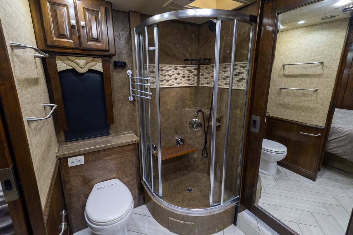 2015 Tiffin Allegro Bus 45 LP gallery image-29