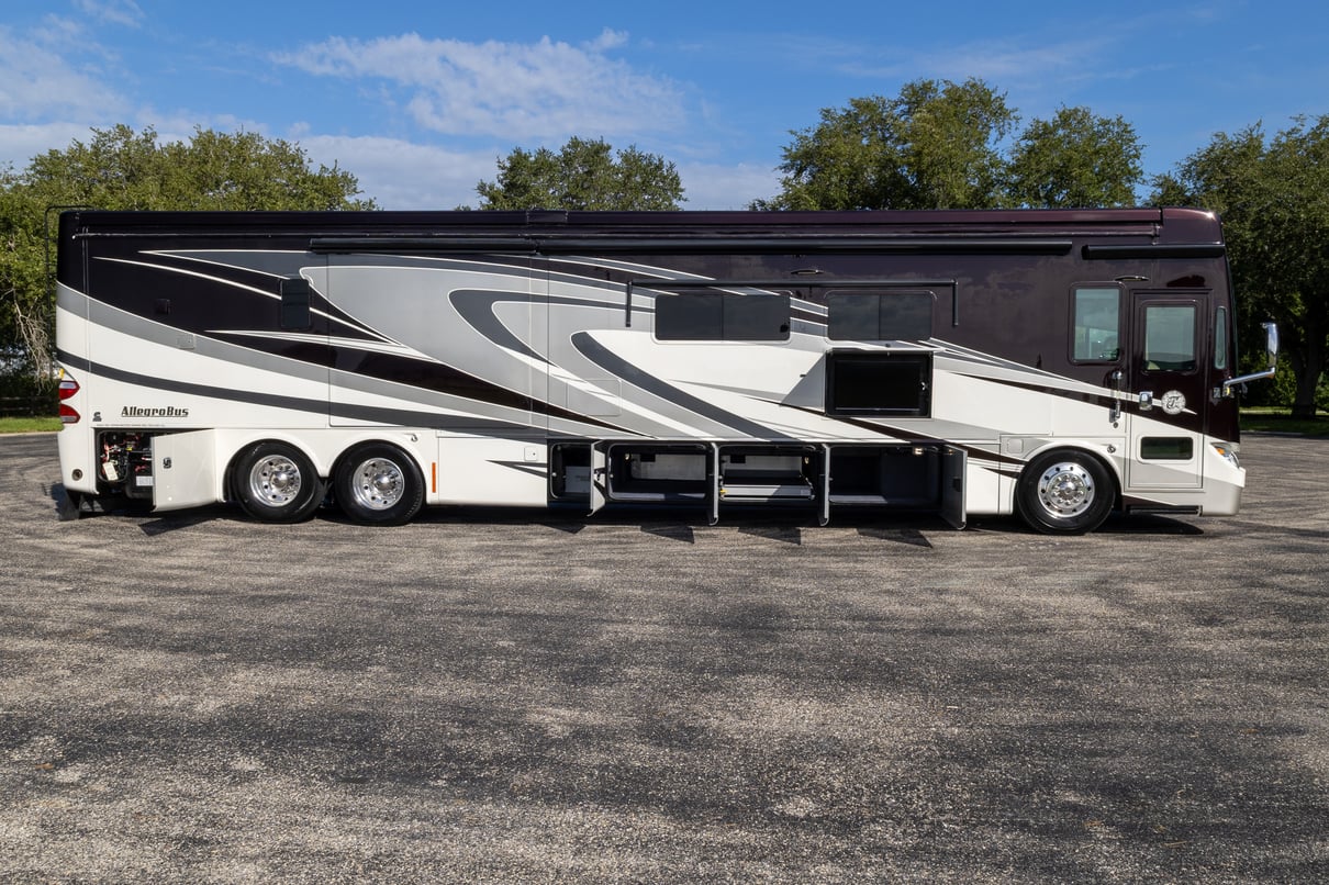 2015 Tiffin Allegro Bus 45 LP gallery image-33