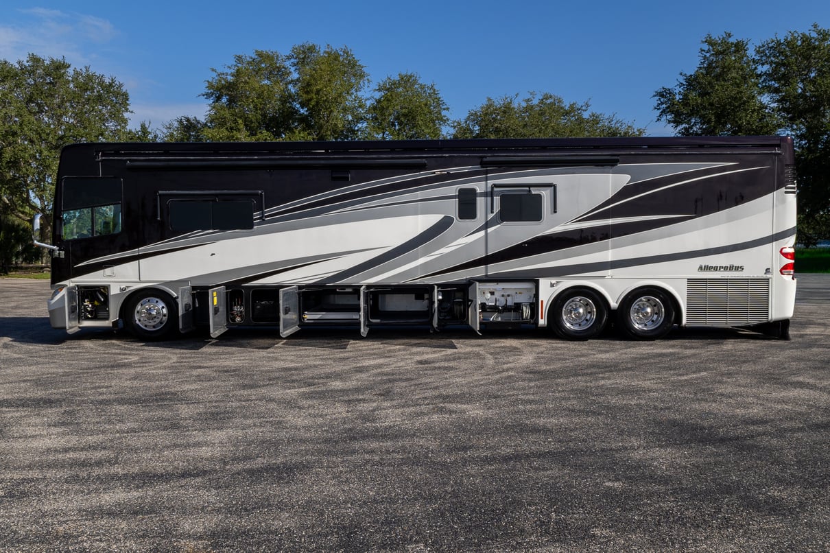 2015 Tiffin Allegro Bus 45 LP gallery image-34