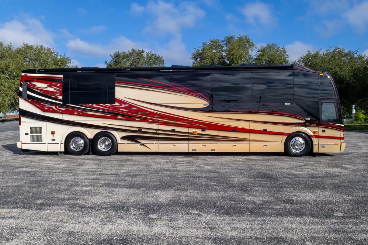 2014 Prevost Liberty H3 45 gallery image-3