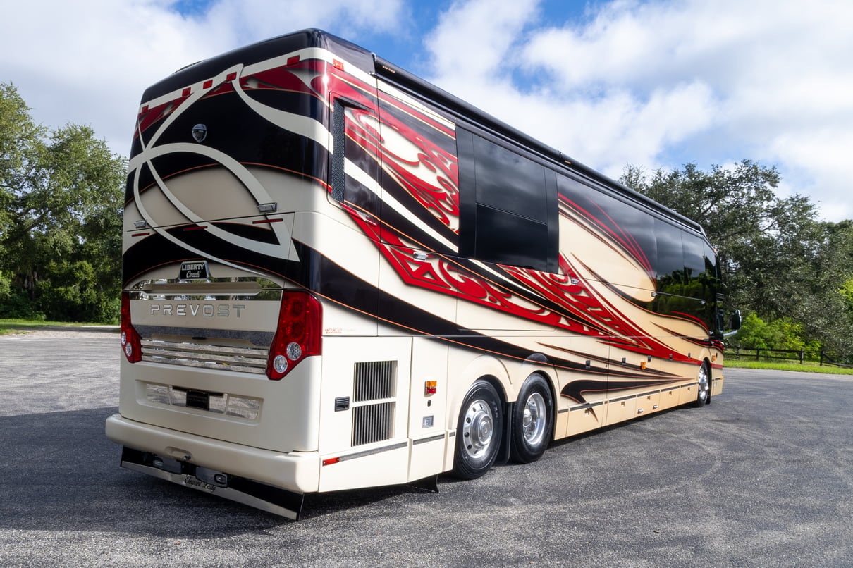 2014 Prevost Liberty H3 45 gallery image-5