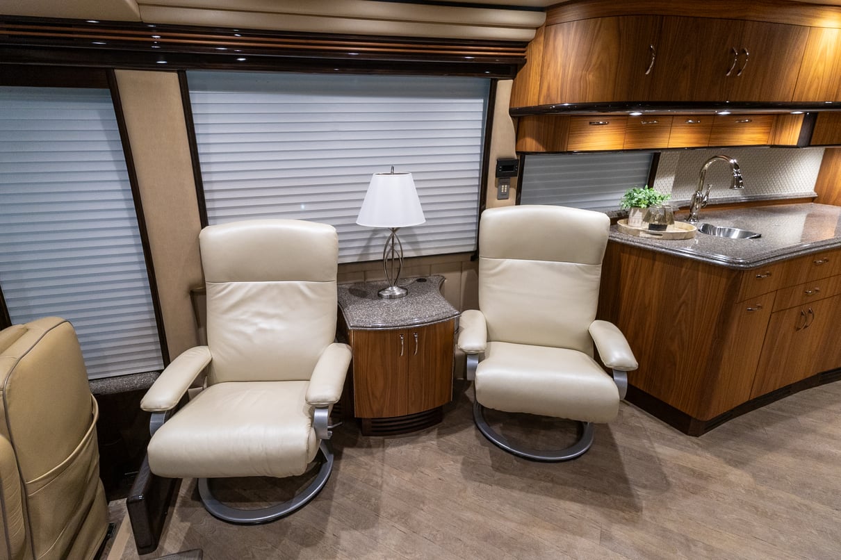 2014 Prevost Liberty H3 45 gallery image-17
