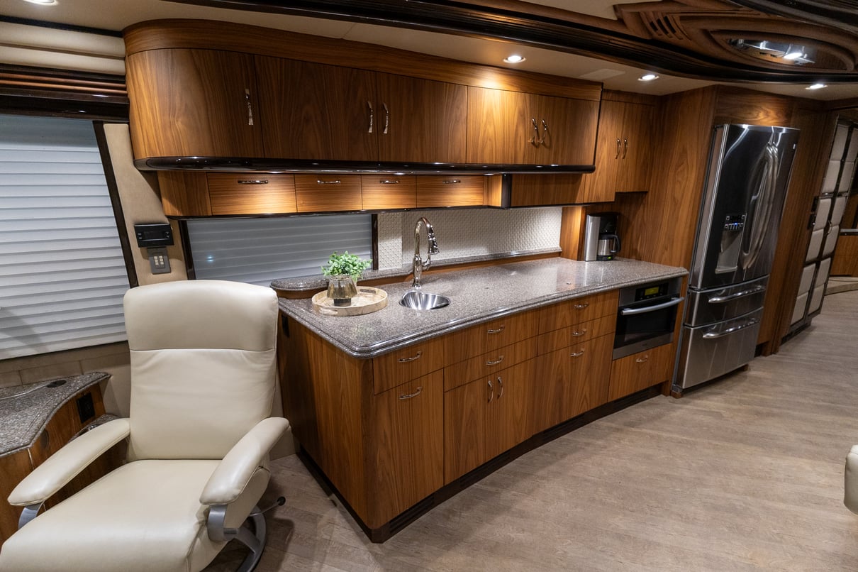 2014 Prevost Liberty H3 45 gallery image-18