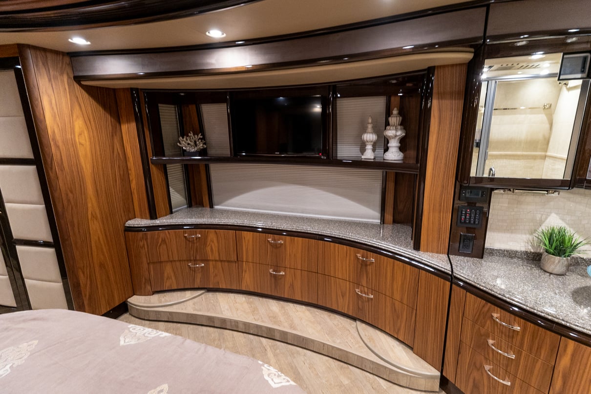 2014 Prevost Liberty H3 45 gallery image-28