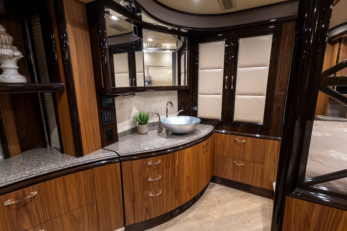 2014 Prevost Liberty H3 45 gallery image-29