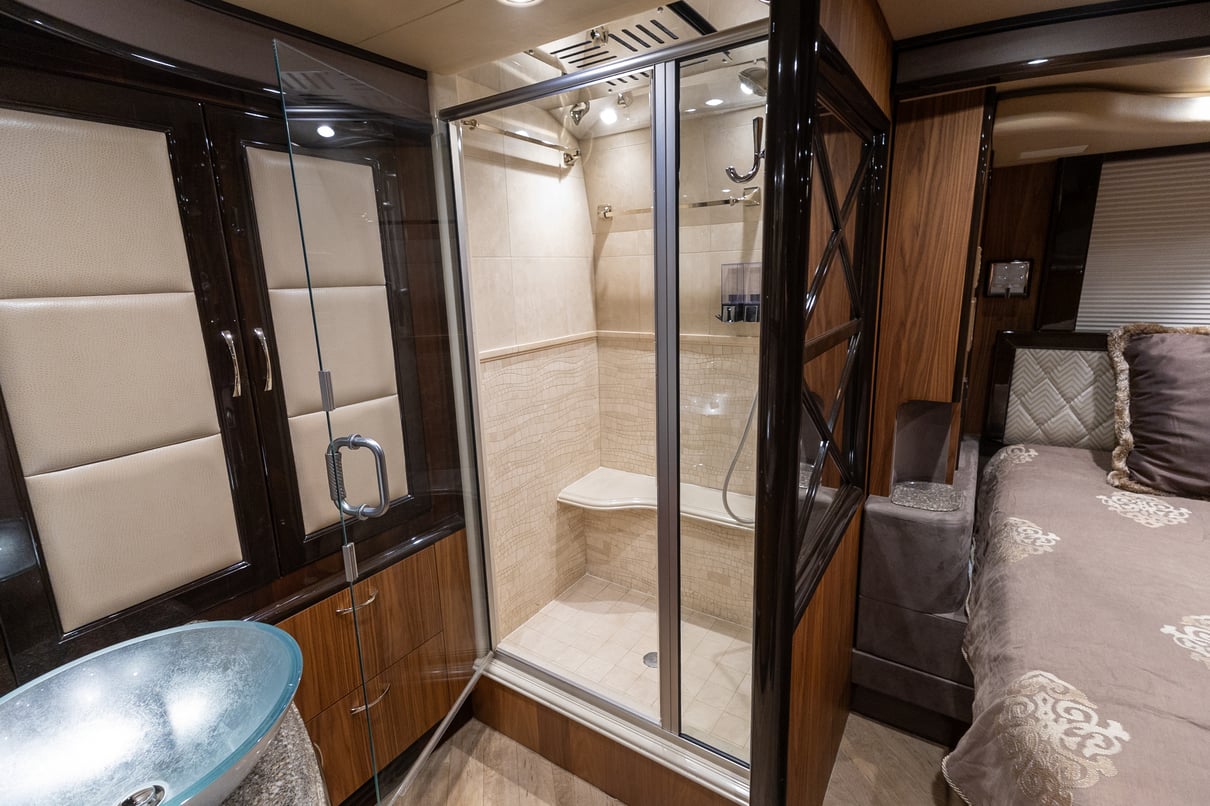 2014 Prevost Liberty H3 45 gallery image-30