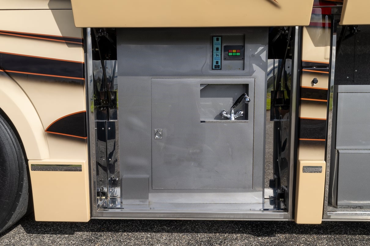 2014 Prevost Liberty H3 45 gallery image-35
