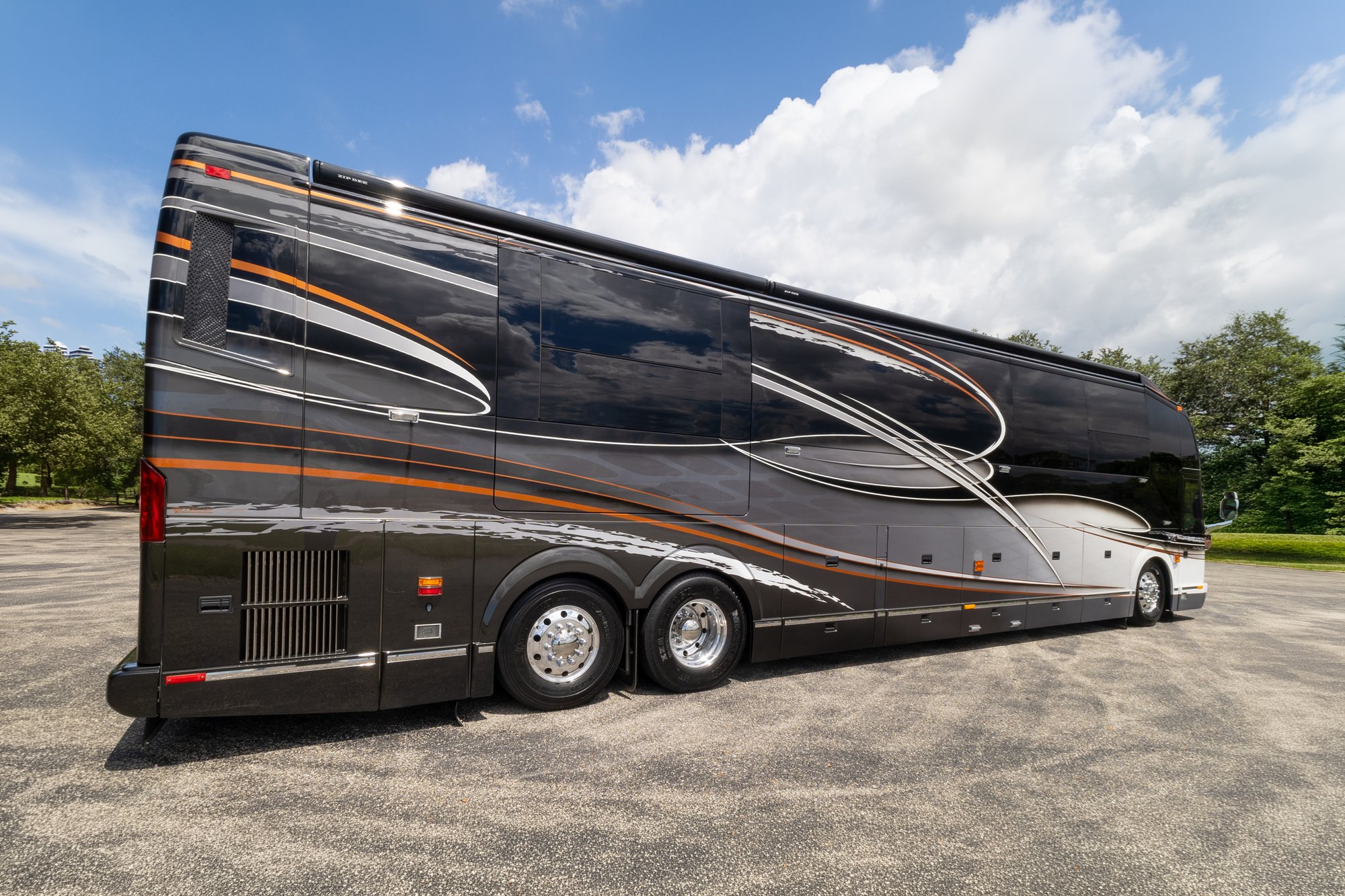 2015 Prevost Liberty H3 45