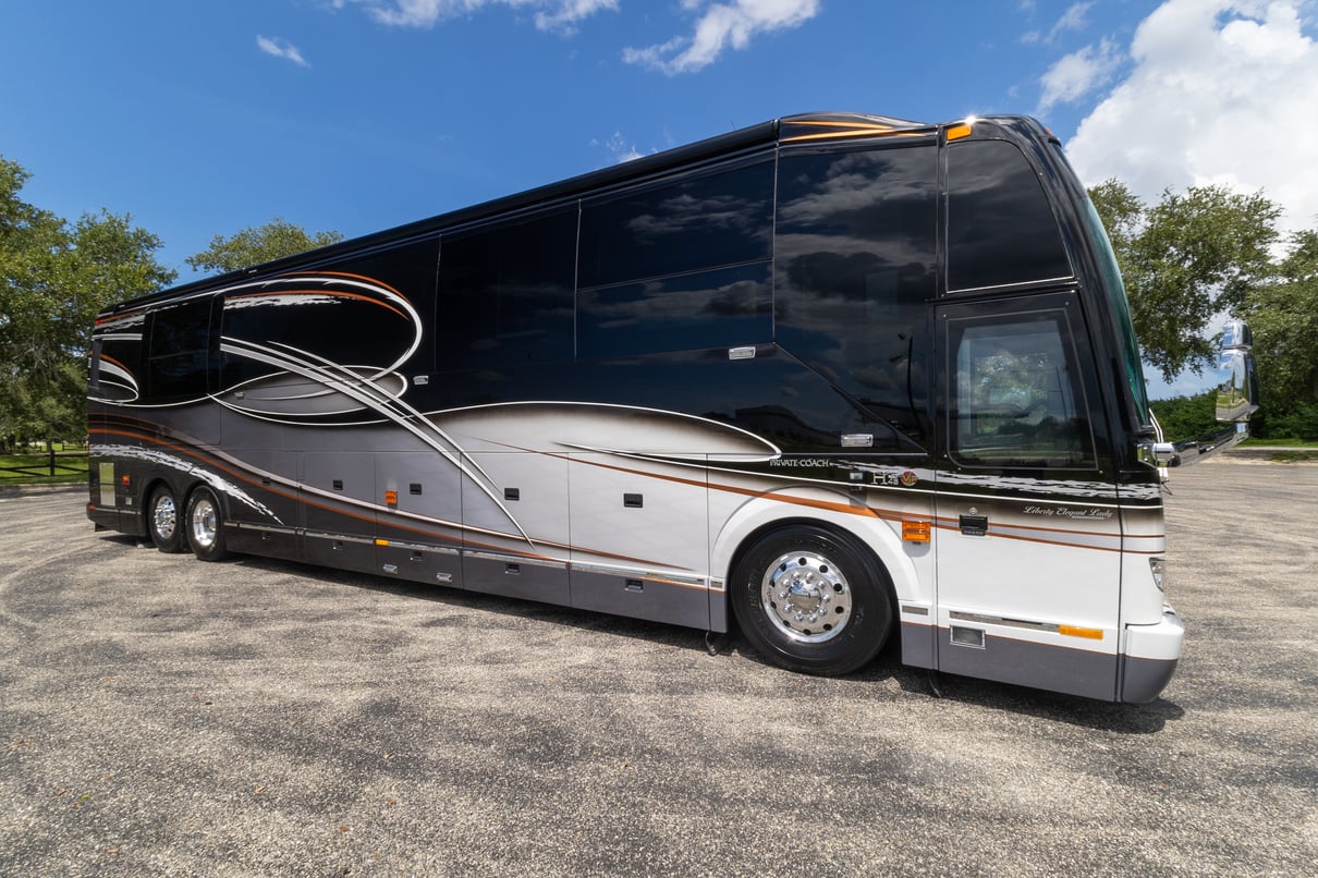 2015 Prevost Liberty H3 45 gallery image-2