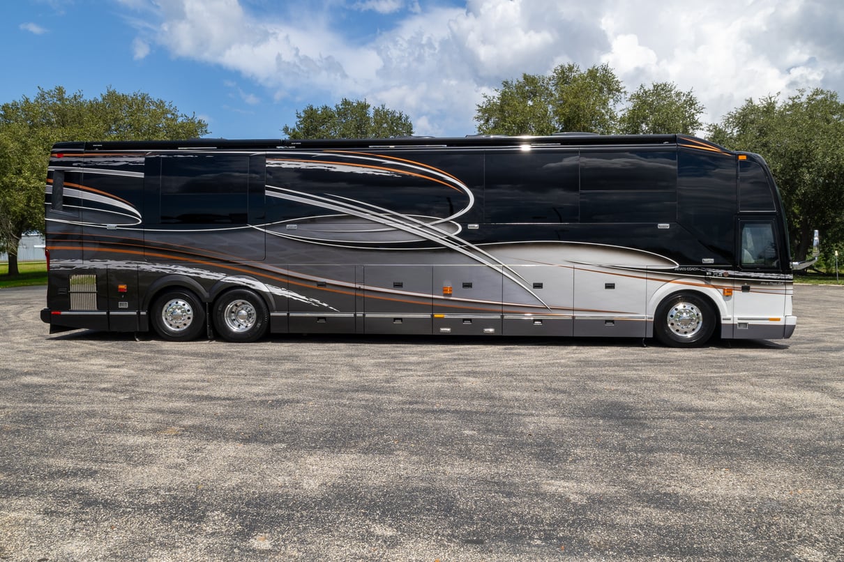 2015 Prevost Liberty H3 45 gallery image-3
