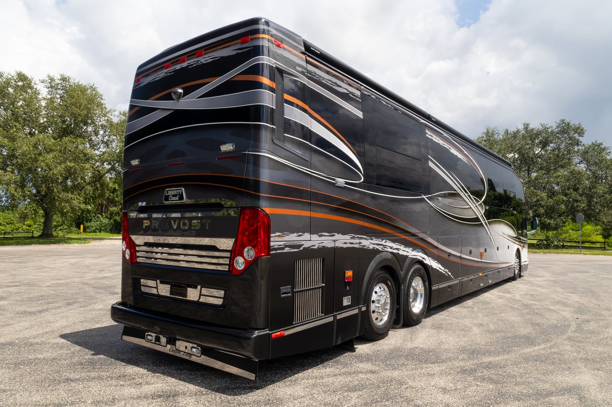 2015 Prevost Liberty H3 45 gallery image-5