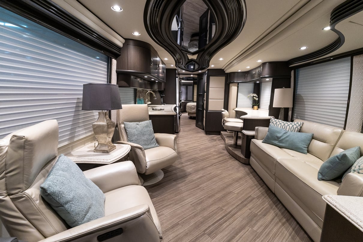 2015 Prevost Liberty H3 45 gallery image-14
