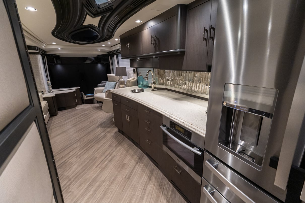 2015 Prevost Liberty H3 45 gallery image-18