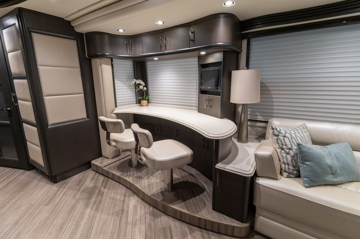 2015 Prevost Liberty H3 45 gallery image-20
