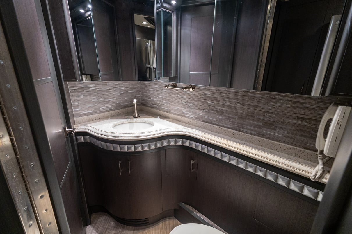 2015 Prevost Liberty H3 45 gallery image-22