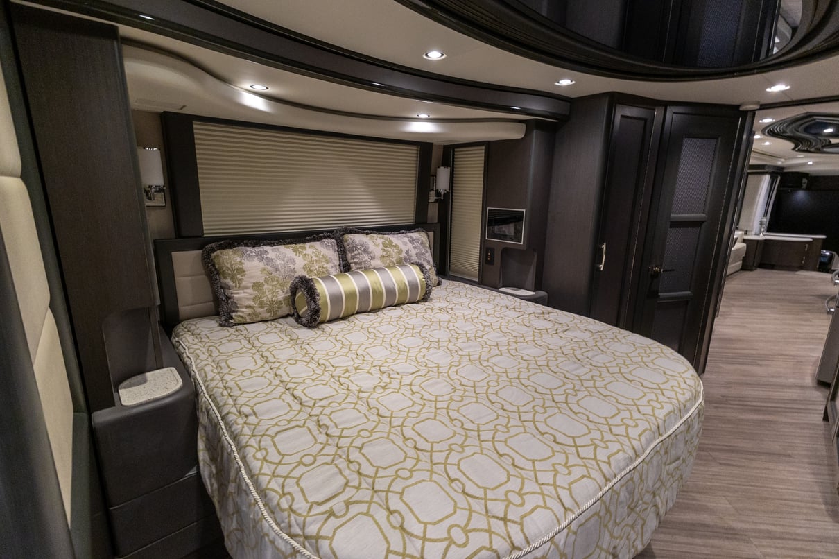 2015 Prevost Liberty H3 45 gallery image-26