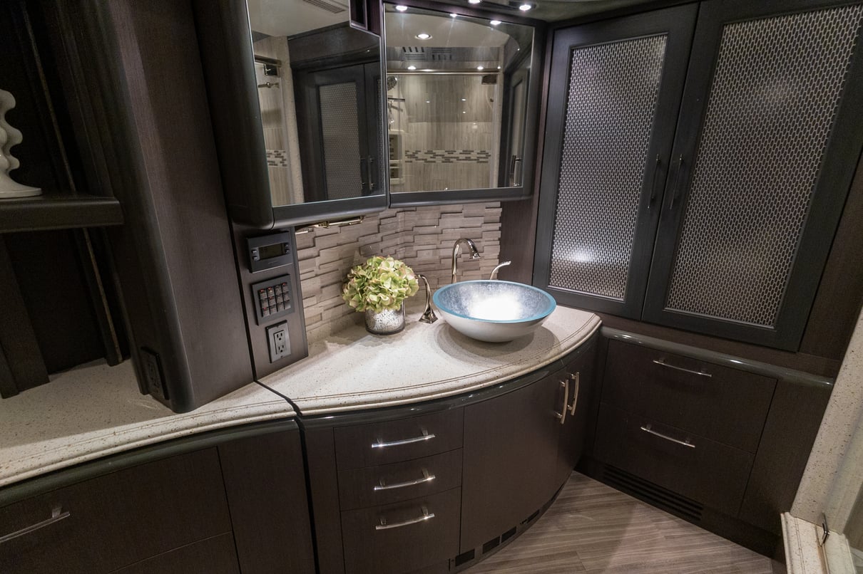 2015 Prevost Liberty H3 45 gallery image-28