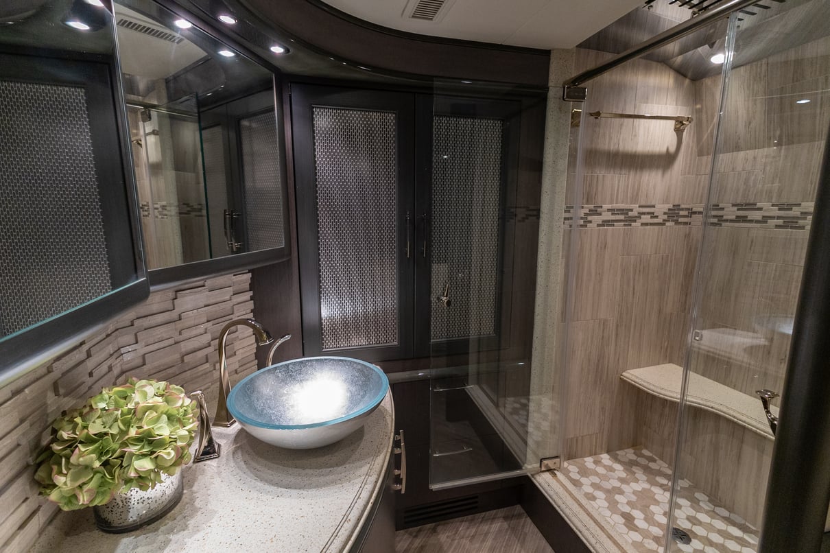 2015 Prevost Liberty H3 45 gallery image-29