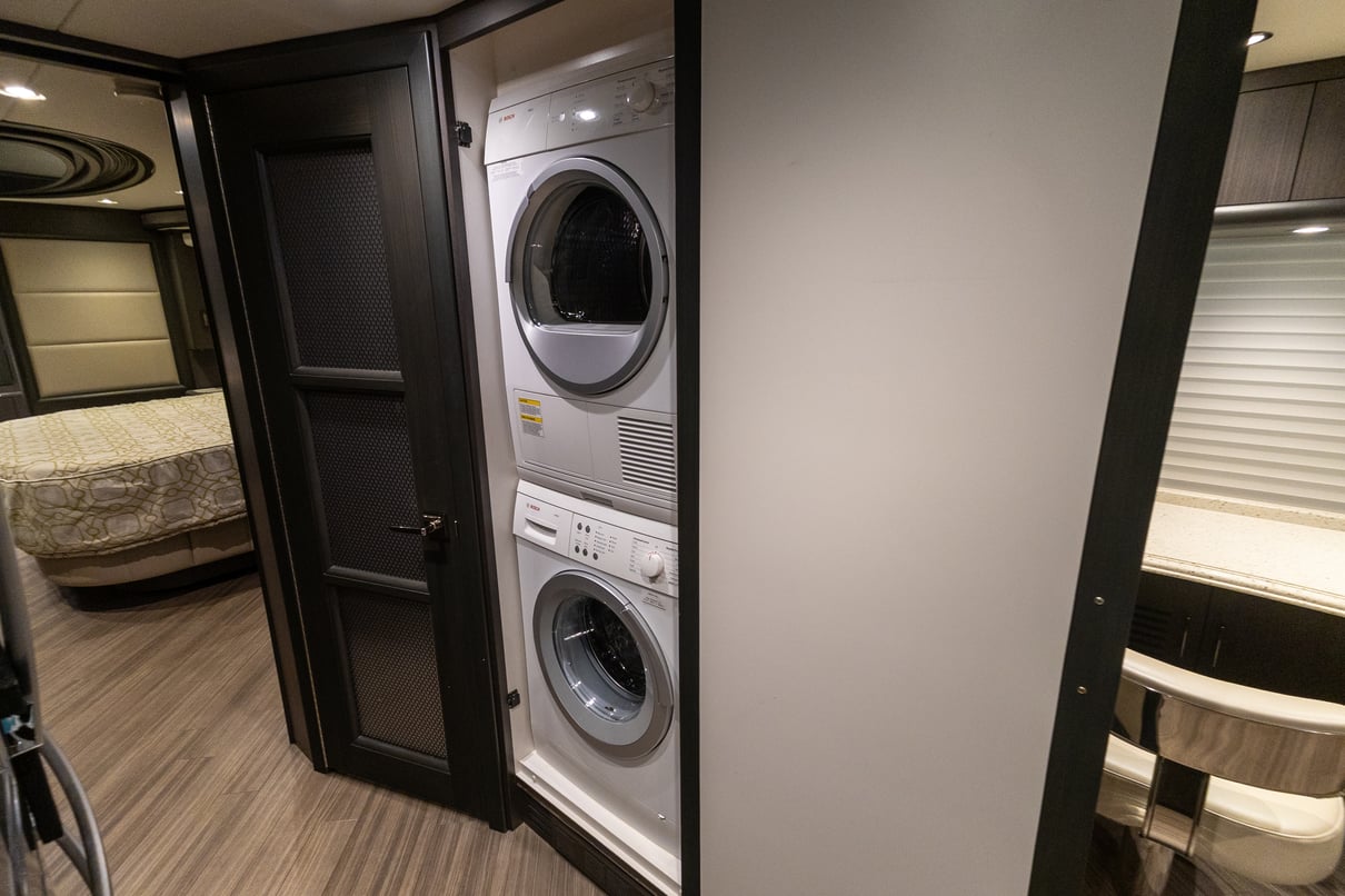 2015 Prevost Liberty H3 45 gallery image-31