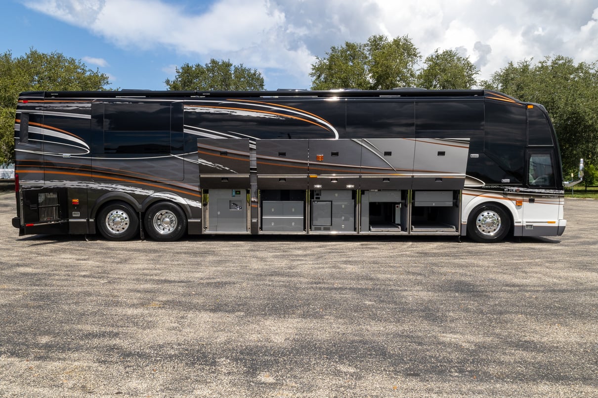 2015 Prevost Liberty H3 45 gallery image-32