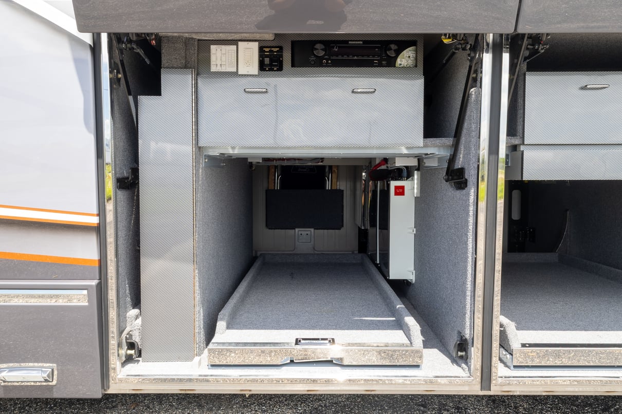 2015 Prevost Liberty H3 45 gallery image-38