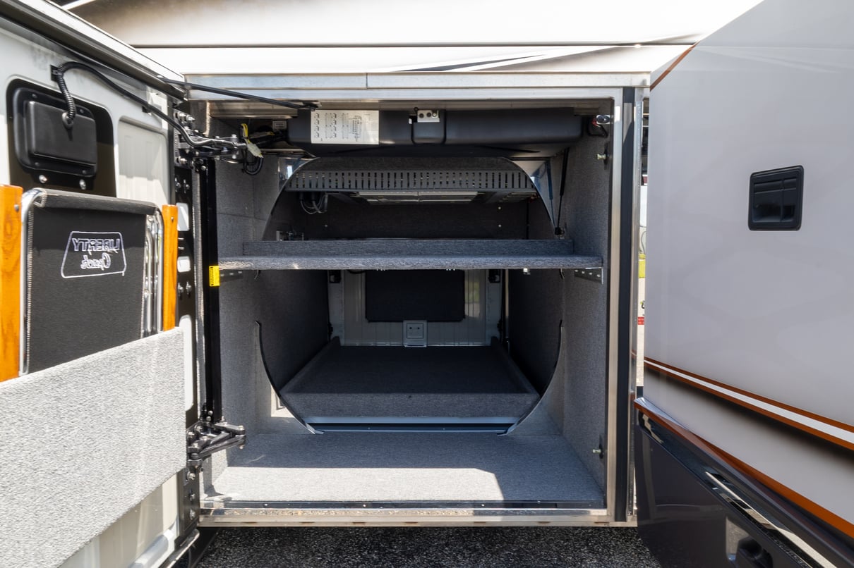 2015 Prevost Liberty H3 45 gallery image-41