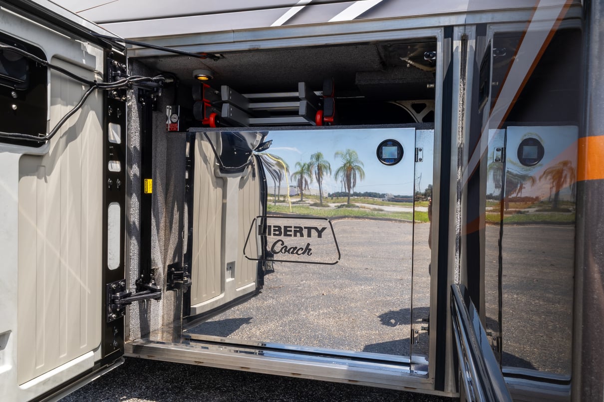 2015 Prevost Liberty H3 45 gallery image-44