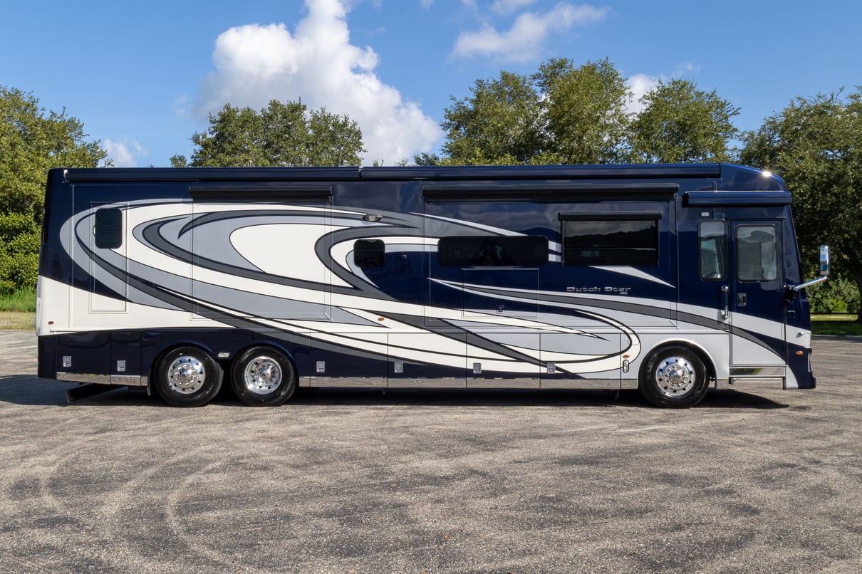2022 Newmar Dutch Star 4081 gallery image-3