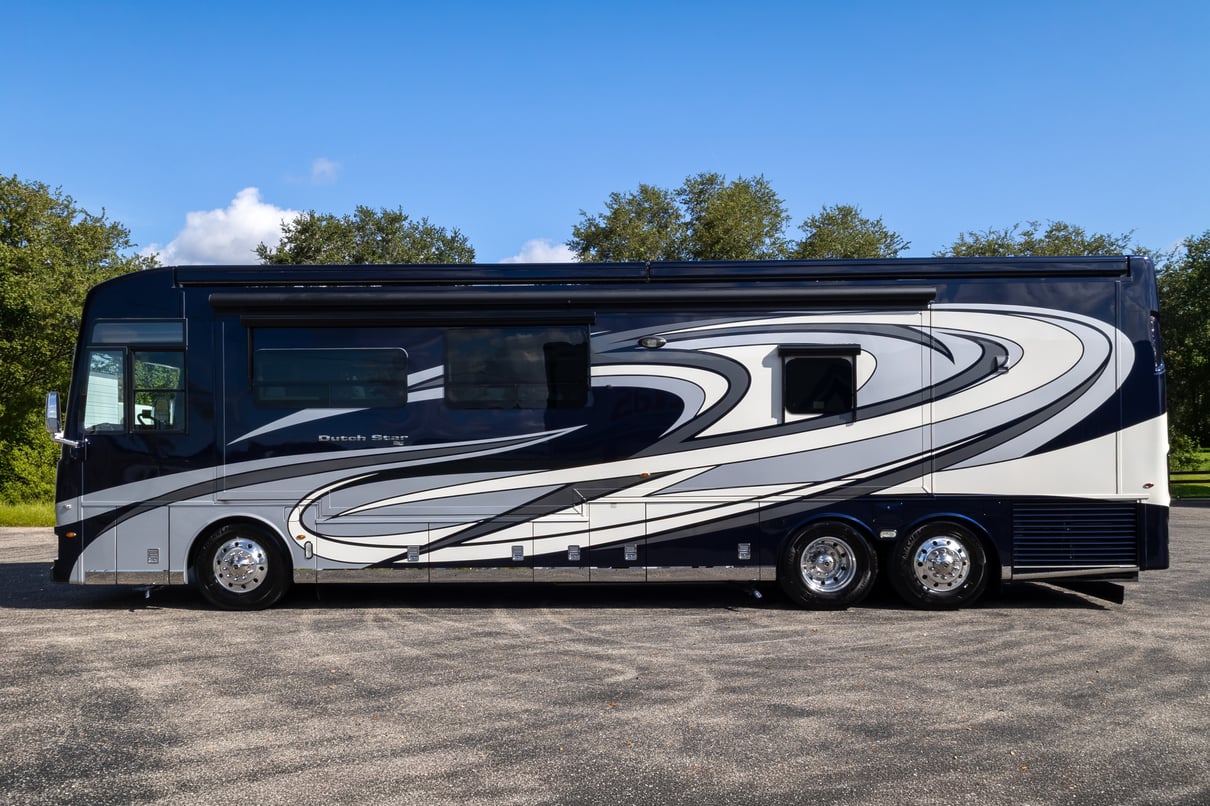 2022 Newmar Dutch Star 4081 gallery image-9