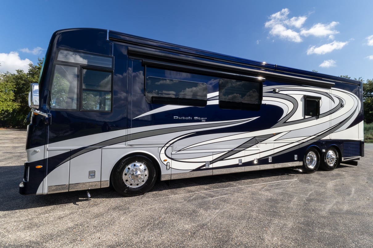 2022 Newmar Dutch Star 4081 gallery image-10