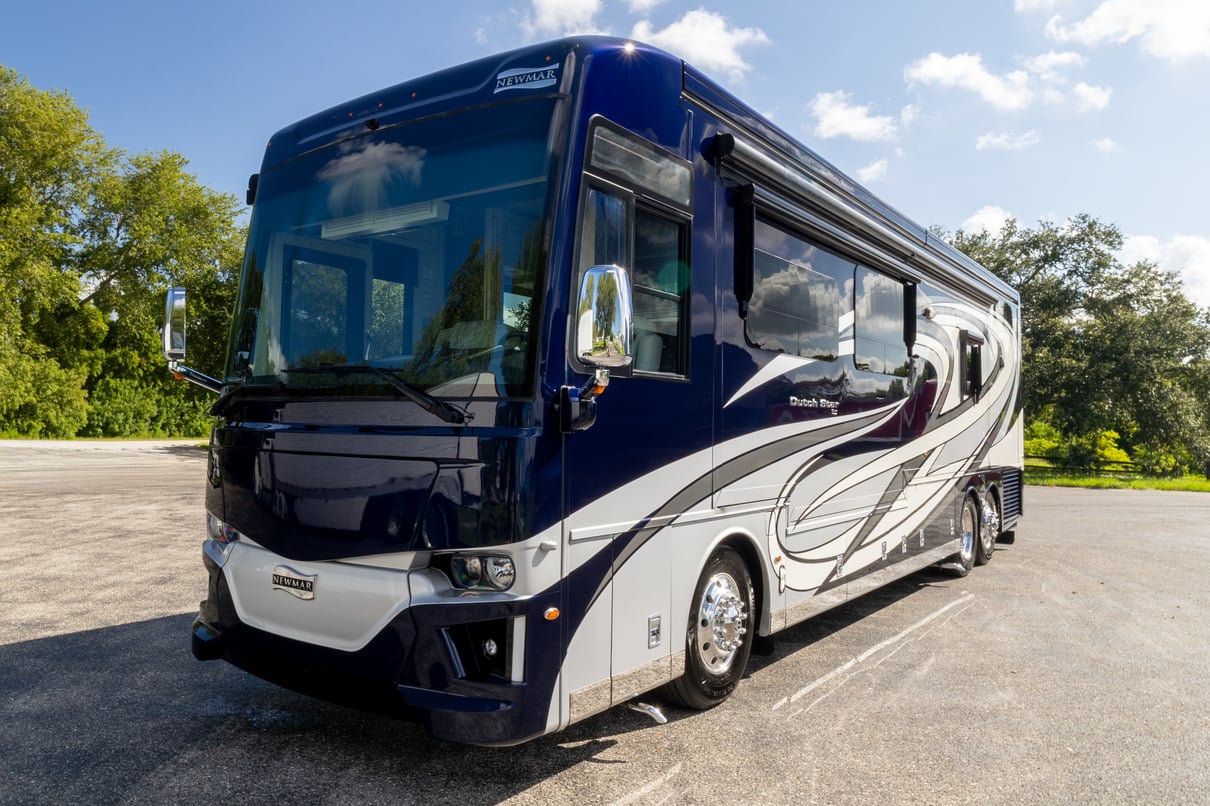 2022 Newmar Dutch Star 4081 gallery image-11