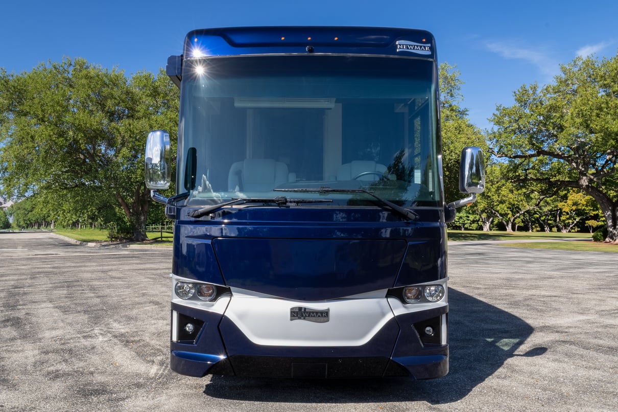 2022 Newmar Dutch Star 4081 gallery image-12