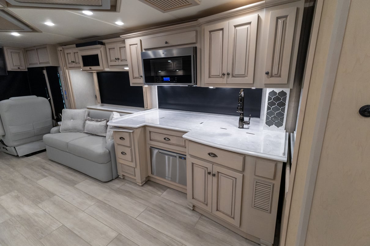 2022 Newmar Dutch Star 4081 gallery image-20