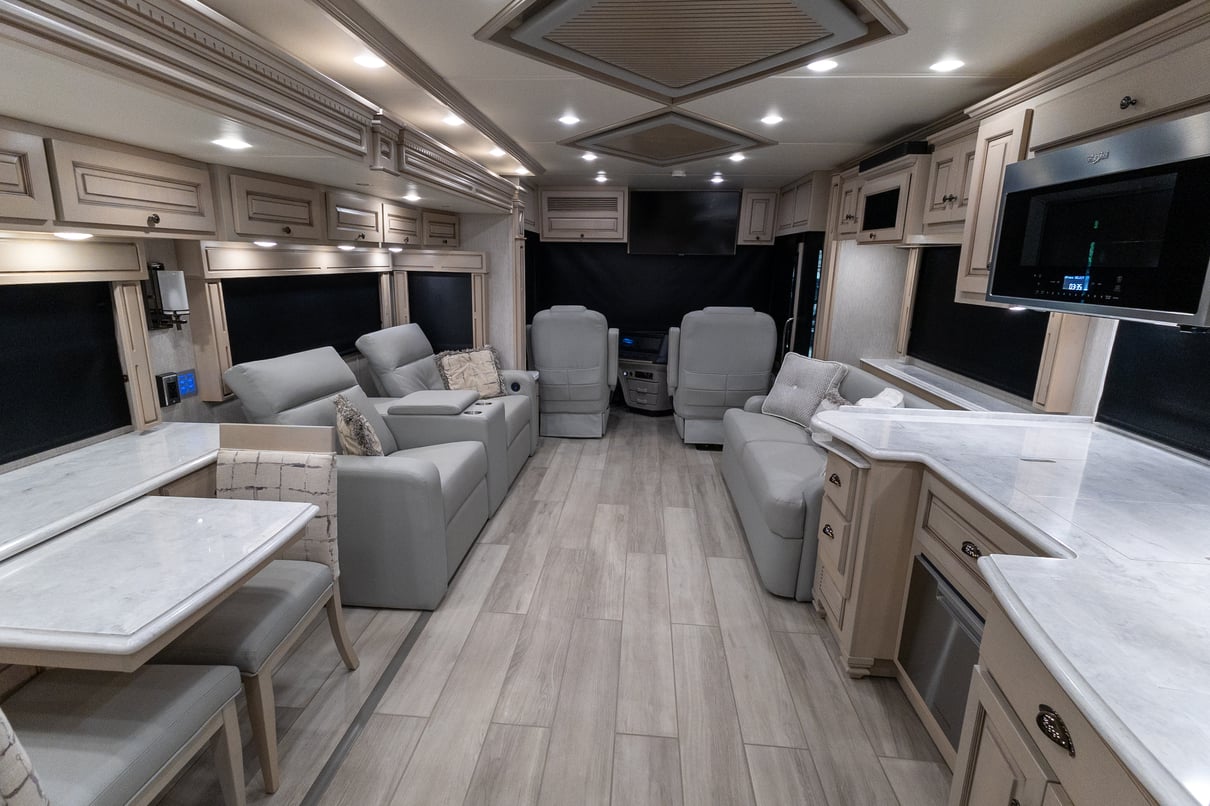 2022 Newmar Dutch Star 4081 gallery image-21