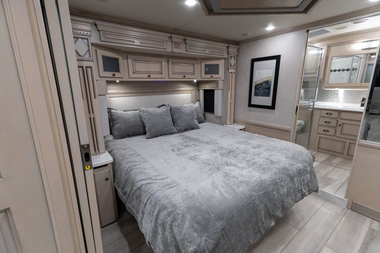 2022 Newmar Dutch Star 4081 gallery image-24