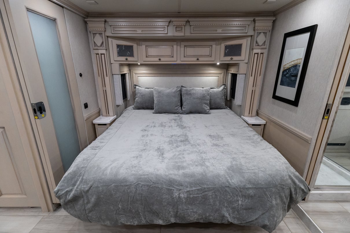 2022 Newmar Dutch Star 4081 gallery image-25