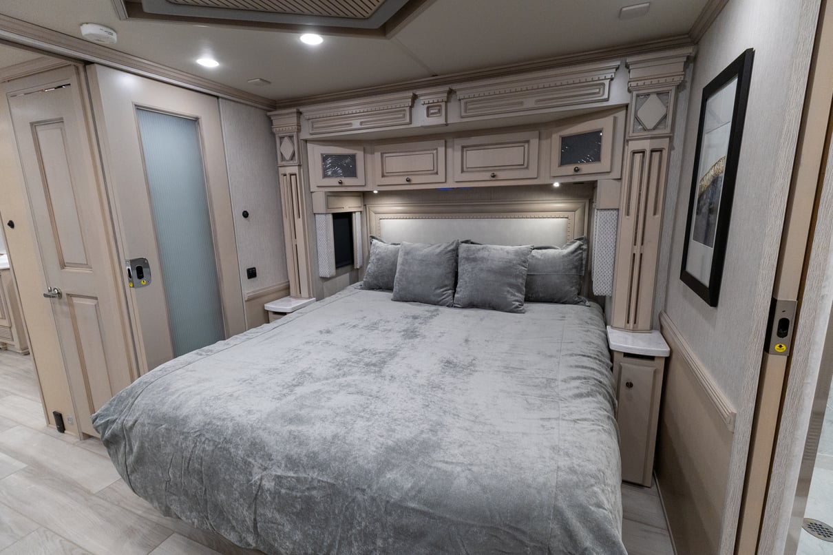 2022 Newmar Dutch Star 4081 gallery image-26