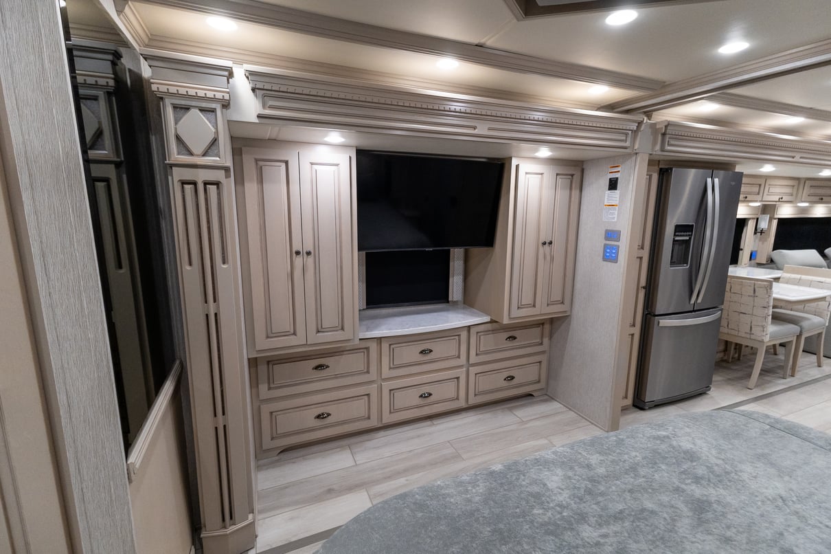 2022 Newmar Dutch Star 4081 gallery image-27