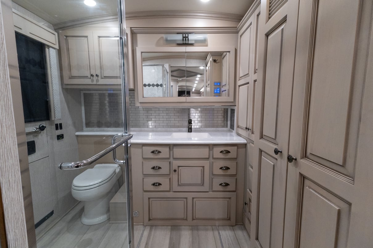 2022 Newmar Dutch Star 4081 gallery image-28