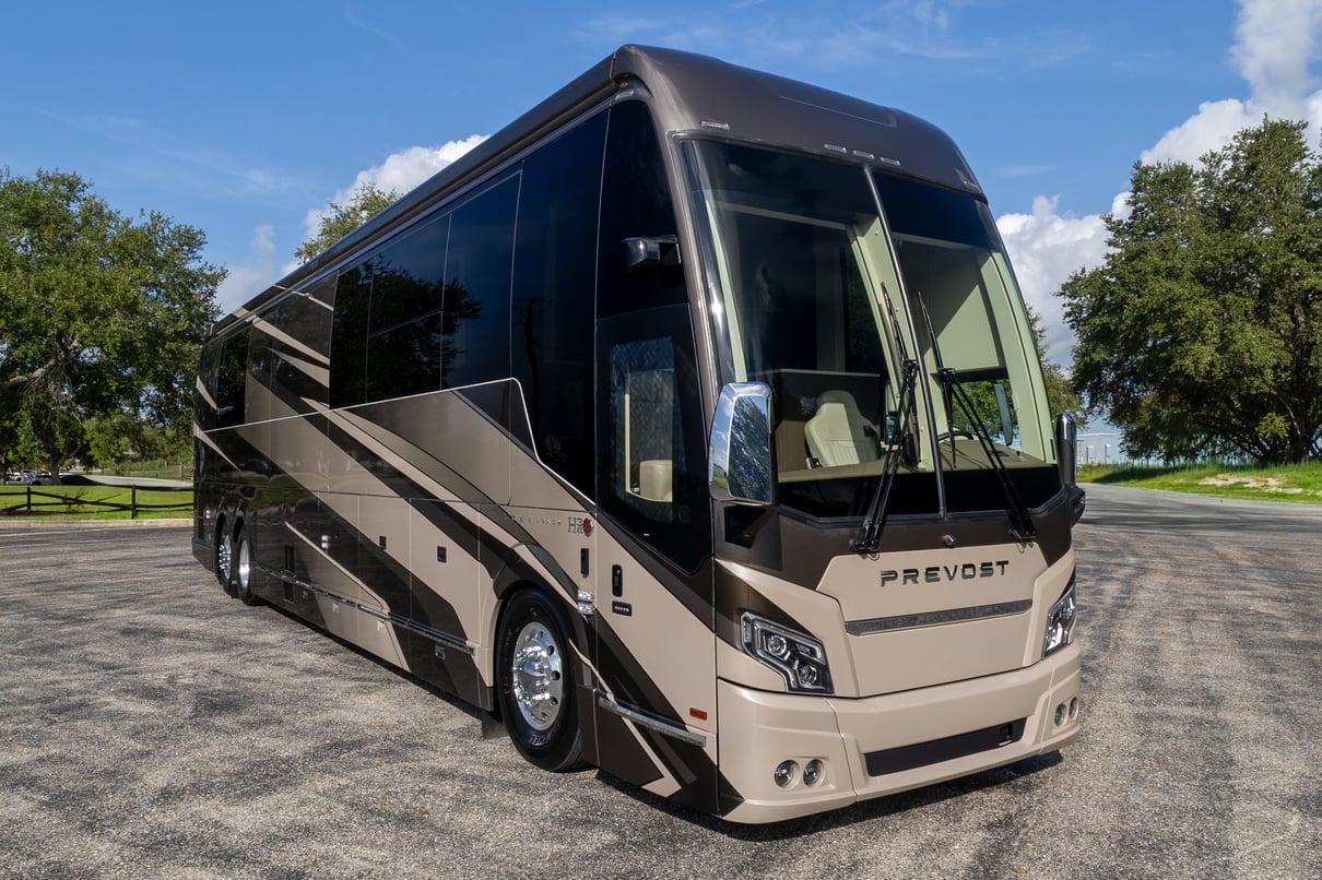 2027 Prevost Loki H3 45 gallery image-1
