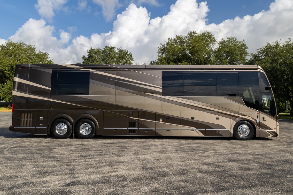 2027 Prevost Loki H3 45 gallery image-3
